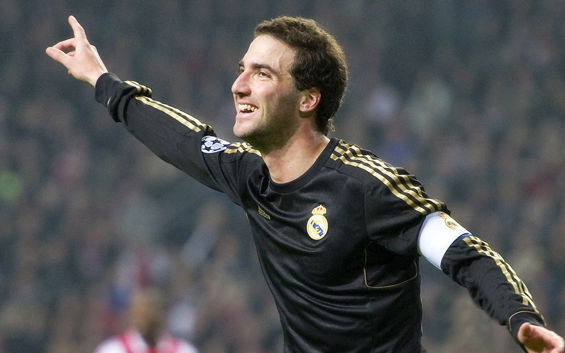 LEYU SPORTS中国官方网站-艾比·德尔福：防守中的“扫雷者”，清除所有对方威胁