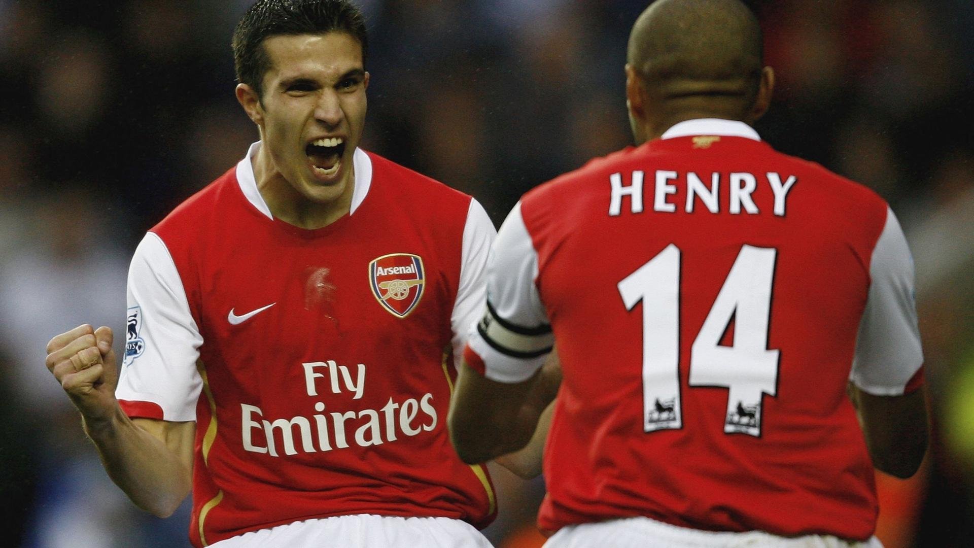 乐鱼体育App下载-英超铁血防守：坚不可摧的后防线彰显实力，英超当下最流行的战术打法, 或将引领世界足球潮流!